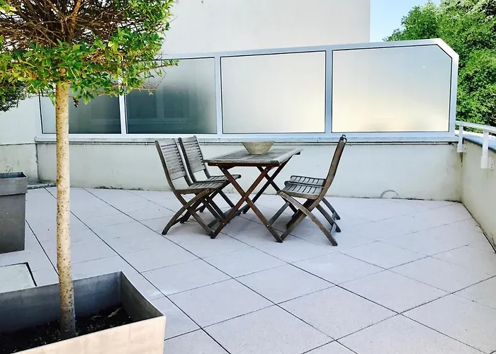 Proche Lac&vieille ville T3 avec grande terrasse